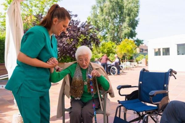 Exceptional Home Nursing: Care with Compassion