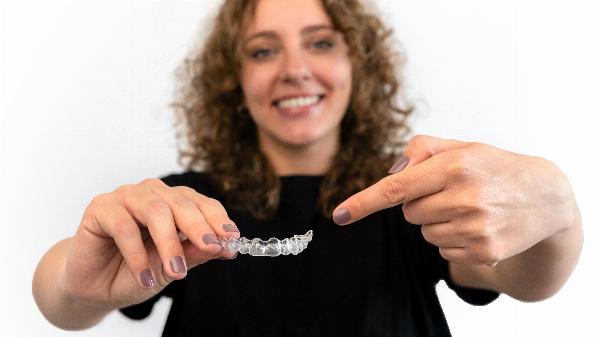 What Are the Disadvantages of Invisalign Braces?