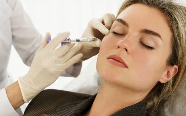 Smooth Wrinkles Fast with Injectable Dermal Fillers