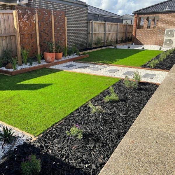 Landscaping services Lara