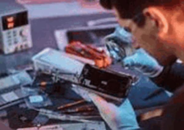 Creating Seamless Device Experiences: Expert iPhone and iPad Repair in Toronto
