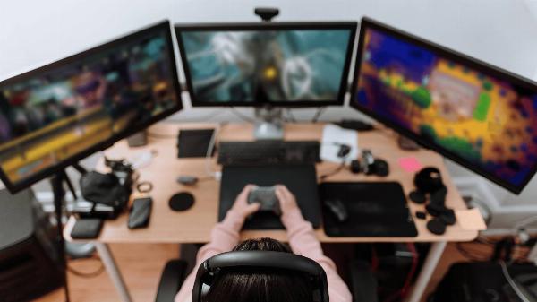 Exploring the World of Online Games: From Global Competitions to Immersive Virtual Worlds
