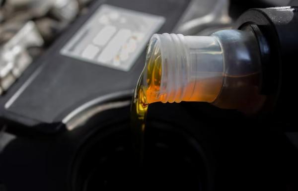 How to Select the Best Petrolene Engine Oil Additive Packages for Your Vehicle