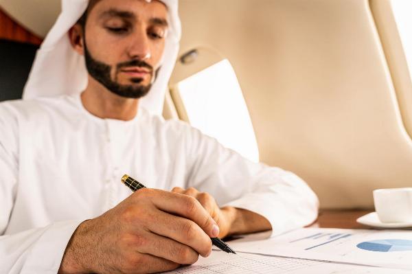 Crafting Your Success: The Essential Guide to Custom Business Plan Writing