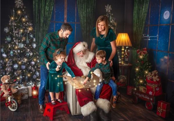 Holiday Photography Tips: How to Capture Authentic Christmas Moments