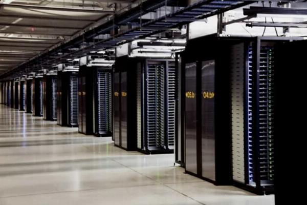 The Role of Servers in Running Machine Learning Algorithms