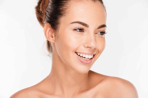 Get a Radiant Glow with Skin Whitening Treatment