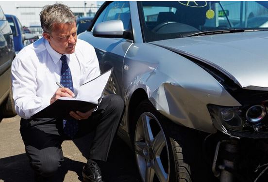 Securing Justice: How an Auto Accident Lawyer in Phoenix Can Help