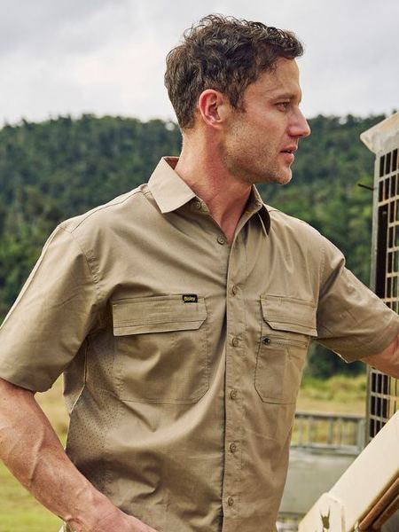 A Guide to Choosing the Perfect Worker’s Shirts