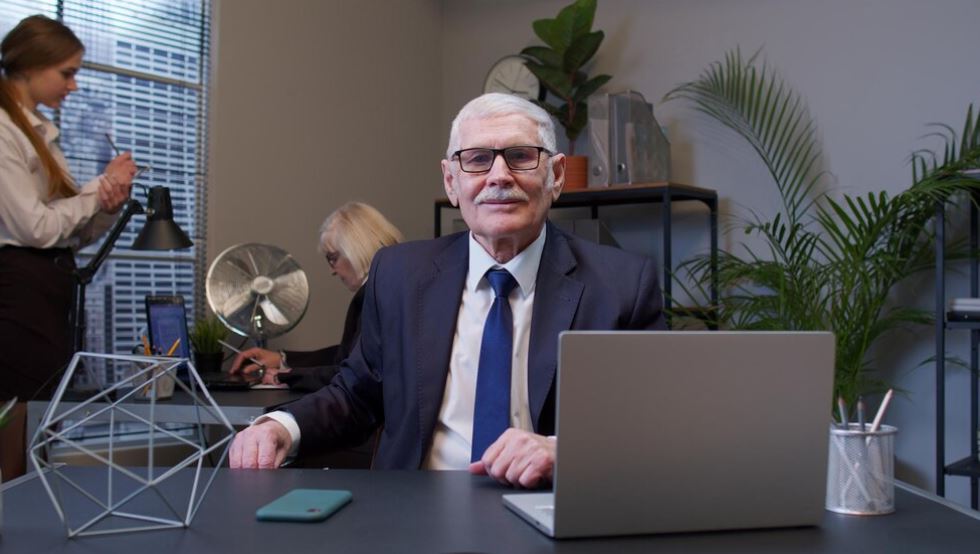 Retiree Mentoring Programs: Practical Ways Retirees Can Bridge the Skills Gap