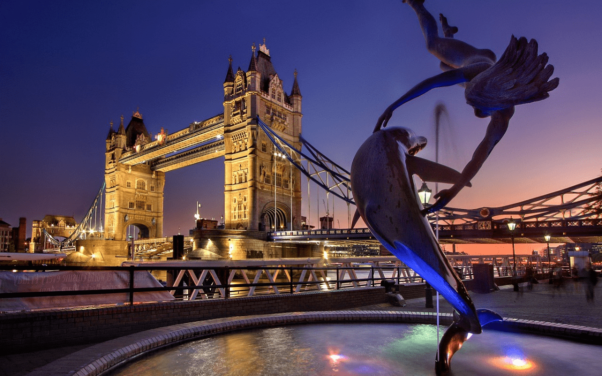 The Best Stops on Your Journey from London to Edinburgh