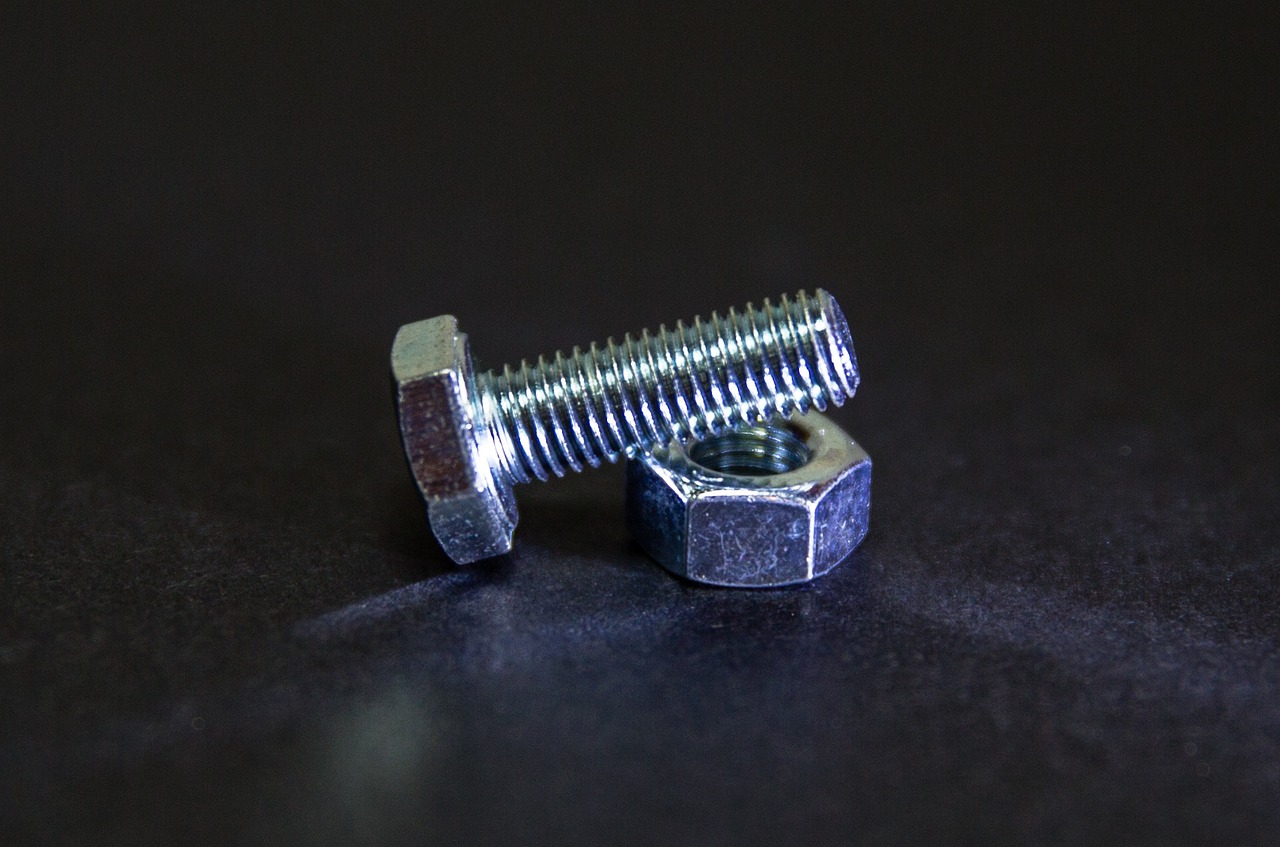 How to Choose the Right Nuts and Bolts for Temporary Structures