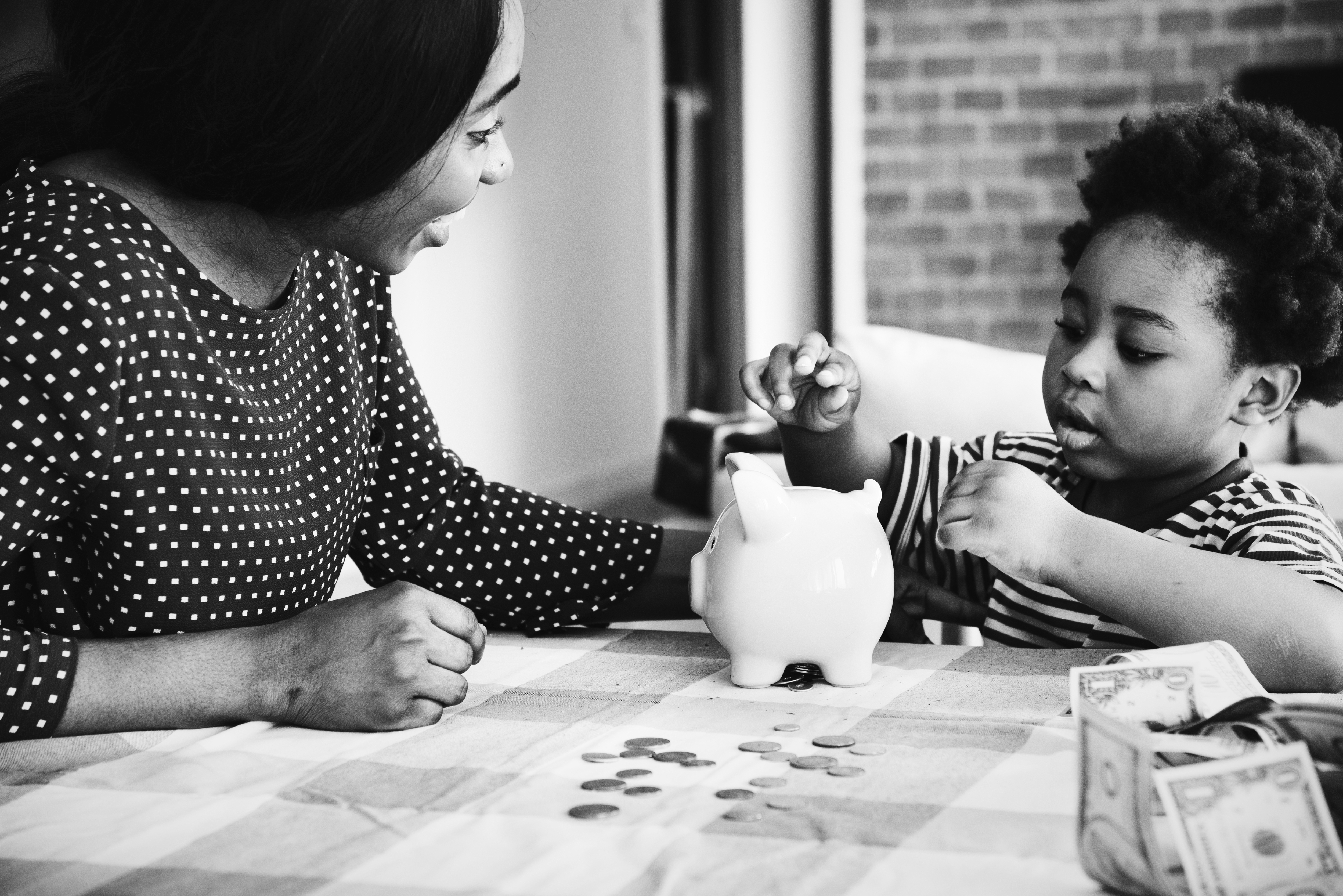 7 Good Money-Saving Habits to Teach Your Kids