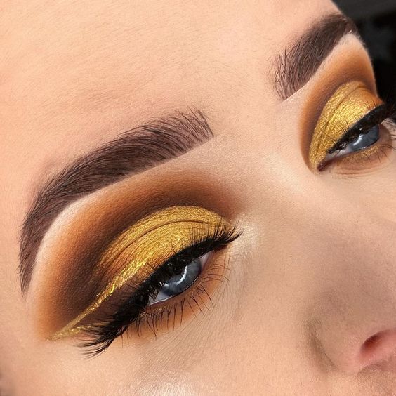 Embrace the Timeless Allure of a Yellow and Bronze Palette