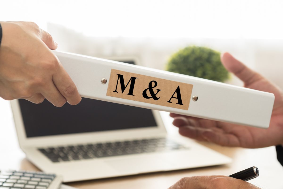 Navigating the Deal: How Mergers & Acquisitions Consulting Drives Success