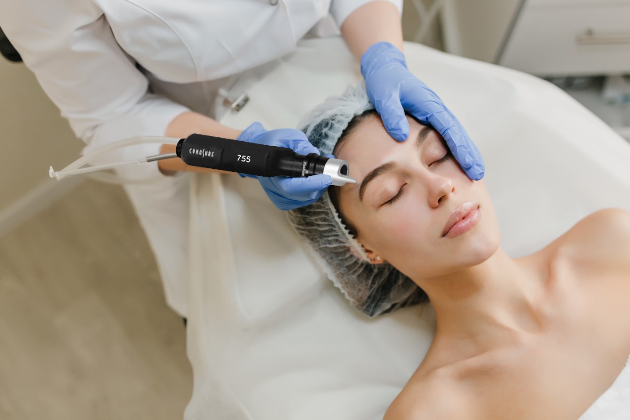 Pico Laser Treatment: Say Goodbye to Acne Scars and Wrinkles