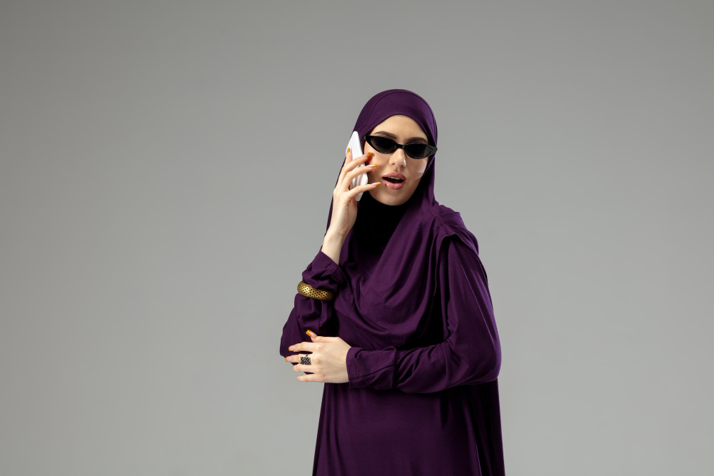 Exploring the Evolution of the Abaya in Modern Fashion