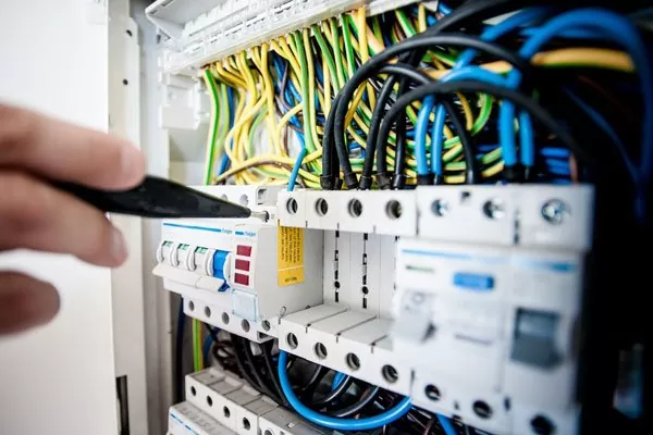 Fast and Professional Emergency Electrician Services in Castle Hill