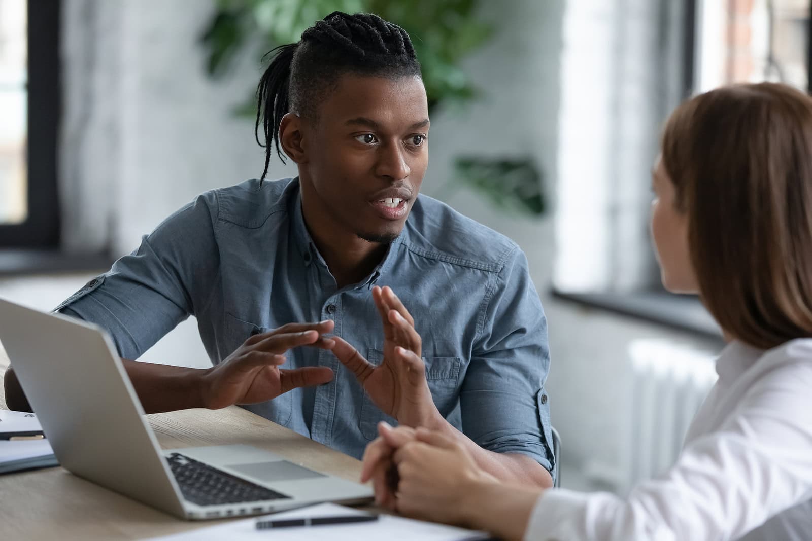 How Life Coaches Empower Young Adults to Achieve Their Goals