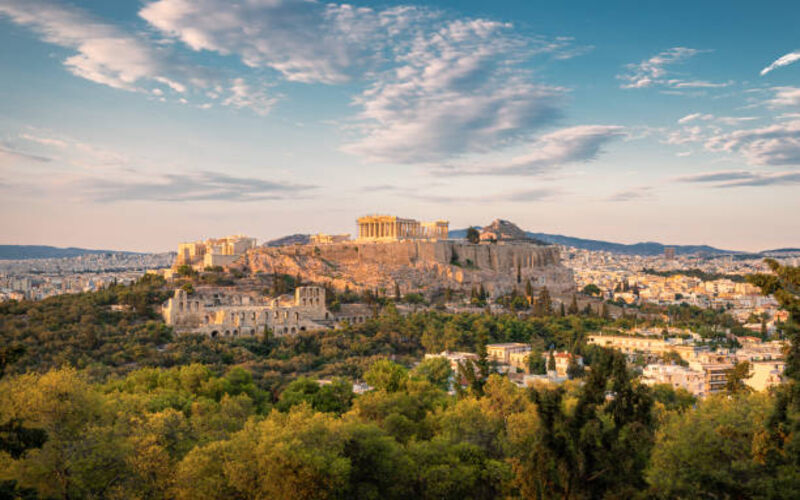10 Attractions to Visit in Greece for a Blend of Old and New