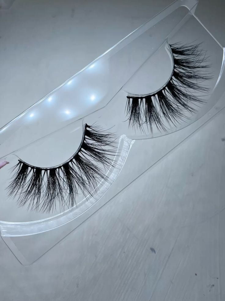Flutter Lashes: The Ultimate Guide to Voluminous, Effortless Beauty