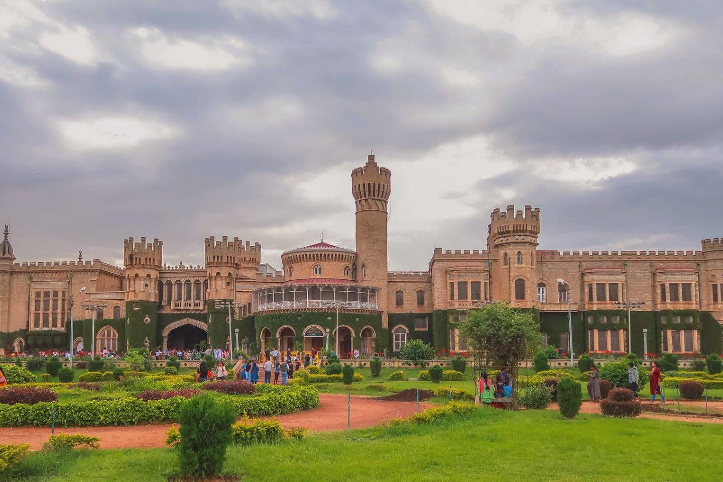 Exploring Bangalore: The Ultimate Guide to Bangalore Tour Packages