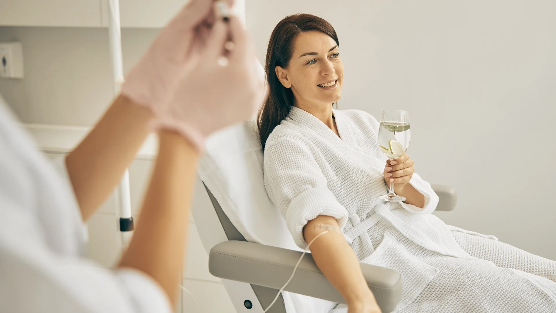 The Growing Popularity of NAD+ IV Therapy in Dubai Explained