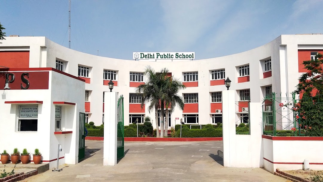 What are the Differences Between Primary and Secondary Schools?