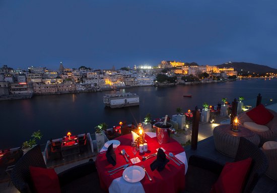 Romantic Proposal Ideas in Kolkata for Every Budget