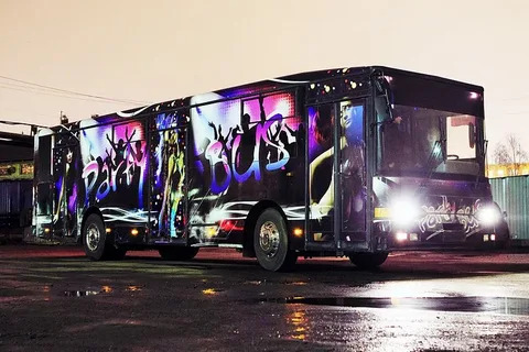 5 Trending Themes in Party Bus Decoration for Christmas