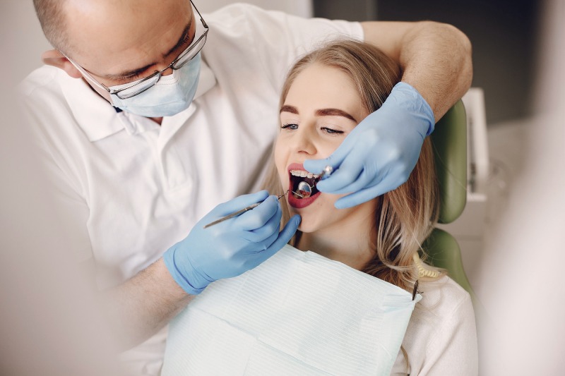 How Orthodontists Treat Common Problems Like Crowding and Gaps