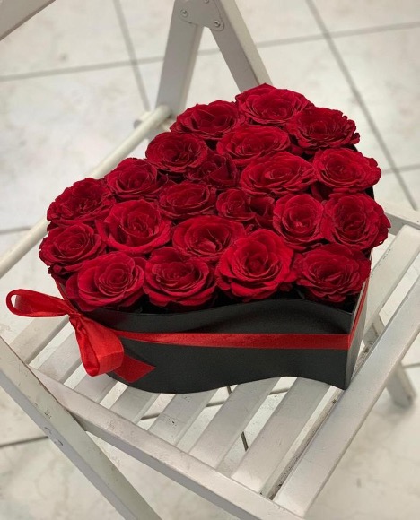 New Year, New Blooms: Express Your Wishes with Elegant Flower Arrangements in Dubai