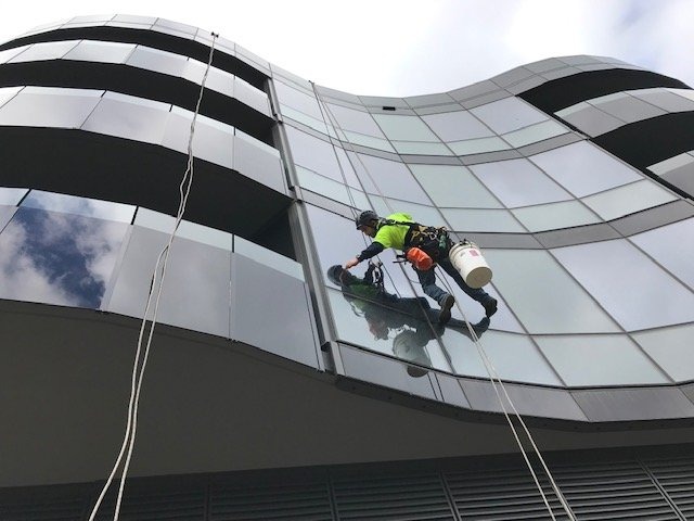 Mistakes to Avoid During High-Rise Window Washing in South Melbourne