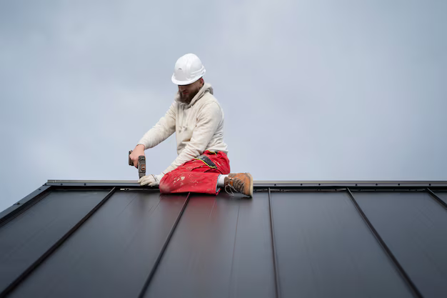 How to Choose the Right Roofing Material with a Roofer Near Me