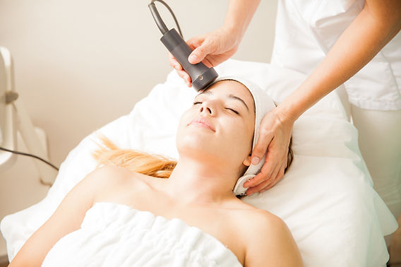 How Can Pico Laser Treatment Help With Skin Tightening?