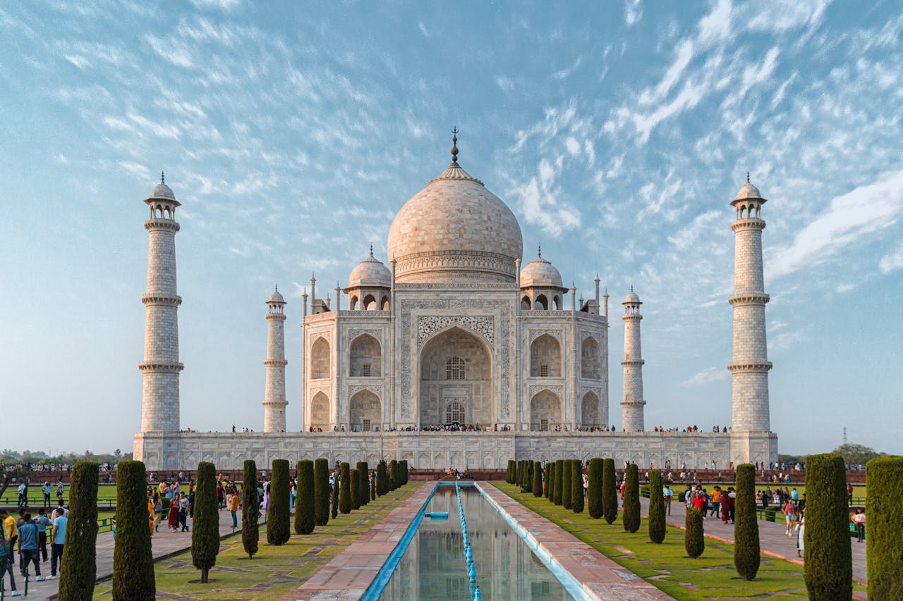 Discover the Best Places to Visit in Agra
