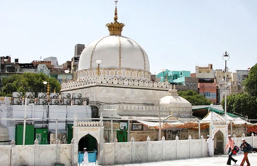 Ajmer Sharif Dargah: The Spiritual Heart of Rajasthan