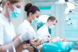 The Benefits of Choosing the Best Dental Clinic in Dubai for Your Implants