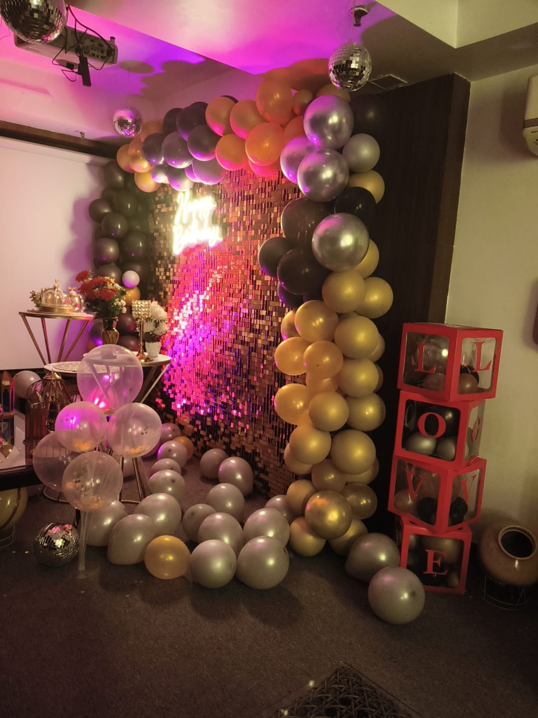 Mini theatre for couples in Janakpuri