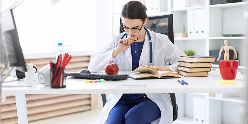 10 Career Opportunities After B-Pharmacy College in Punjab