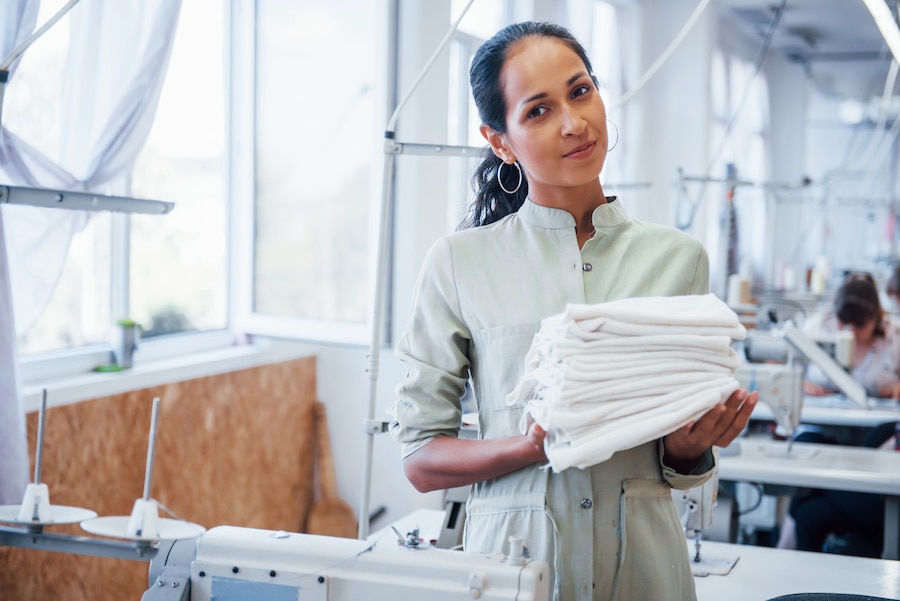 How Does a Commercial Laundry Service Differ from a Regular Laundry Service?