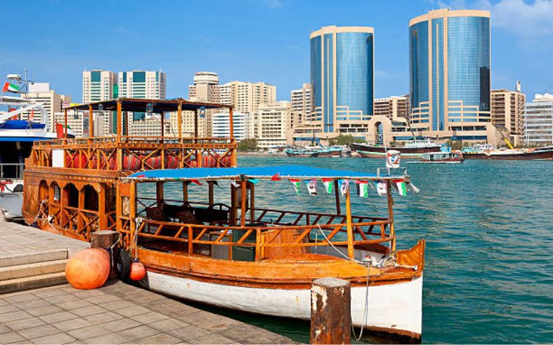 Top 7 Must-See Attractions and Activities in Dubai's Old Quarter