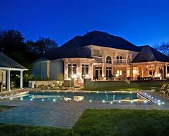 Brighten Up Your Outdoors: 5 Fun Landscape Lighting Tips for Any Budget