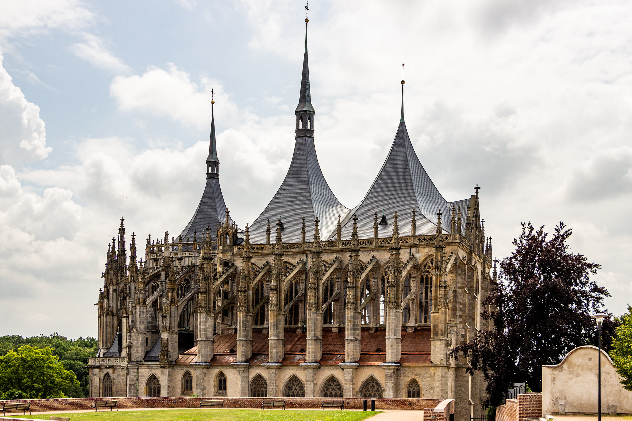 Tours & Trips Around the World: Discovering Hidden Gems and Must-Visit Destinations