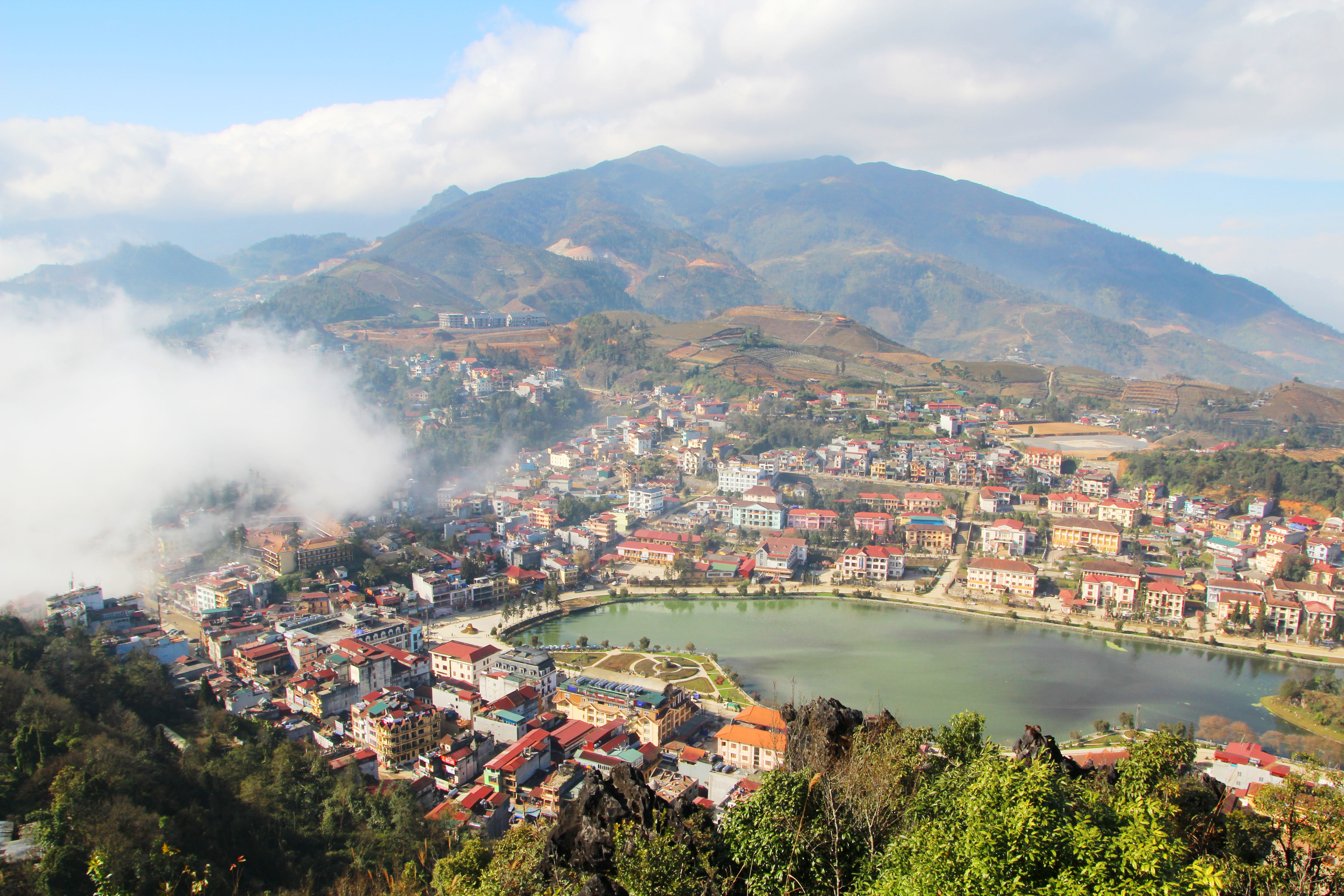 Tours & Trips Around the World: Discovering Hidden Gems and Iconic Destinations