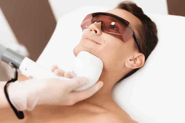 How many layers of skin does a CO2 laser remove?