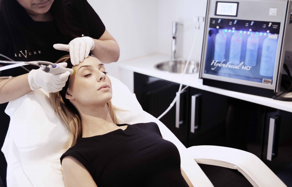 HydraFacial for Rosacea: Islamabad Dermatologists Share Their Thoughts