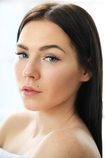 What is the 20 minute permanent 8 point facelift?