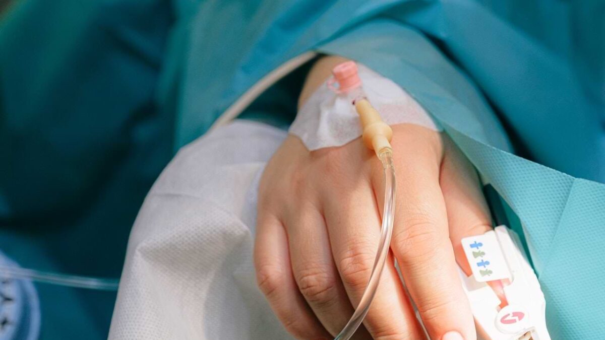 Everything You Need to Know About At-Home IV Drip Benefits and Safety