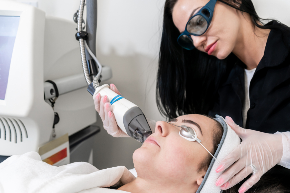 Smooth Skin Awaits: What to Expect from Pico Laser in Dubai